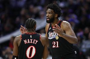 苏群：3个火枪手打得好好的 恩比德非要强行回来破坏原有化学反应