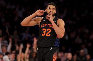 唐斯成历史第3位上场不到30分钟在季后赛砍3双球员 前两人077本西