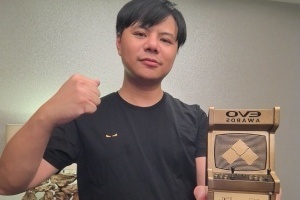 GOAT！小孩曾卓君晒EVO最佳对局奖杯：没办法到现场但EVO还是坚持把奖项给了我