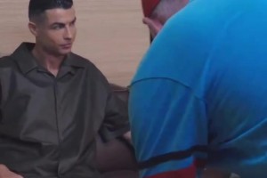 C罗专属乐高模型细节曝光！看见这只“小燕子”，老球迷都懂了