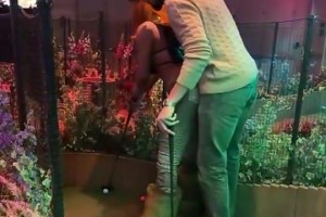 克莱被锤出轨！克莱此前在马冬梅身后教她打高尔夫疯狂秀恩爱